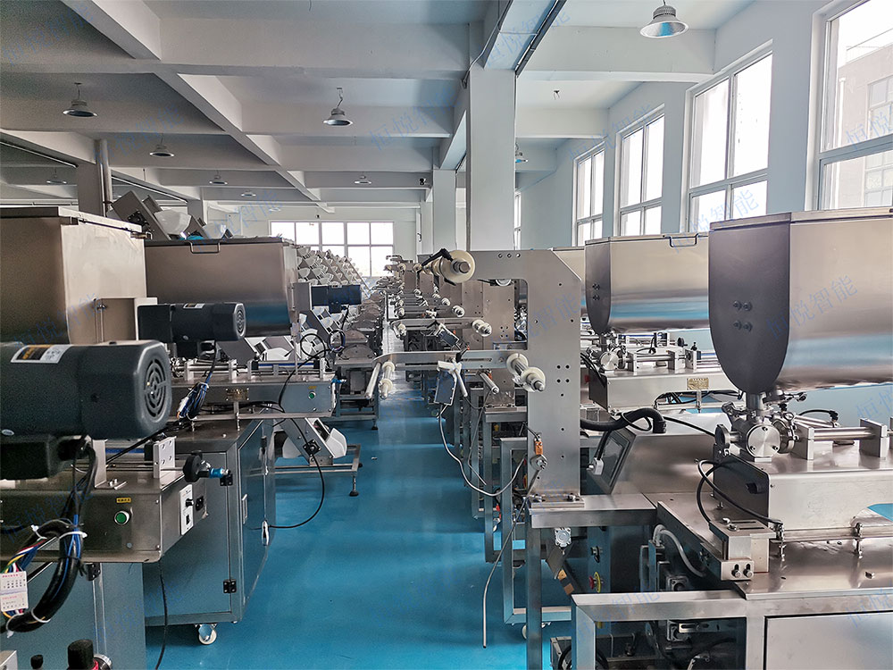 全自动酱料包装机.jpg 全自动酱料包装机.jpg