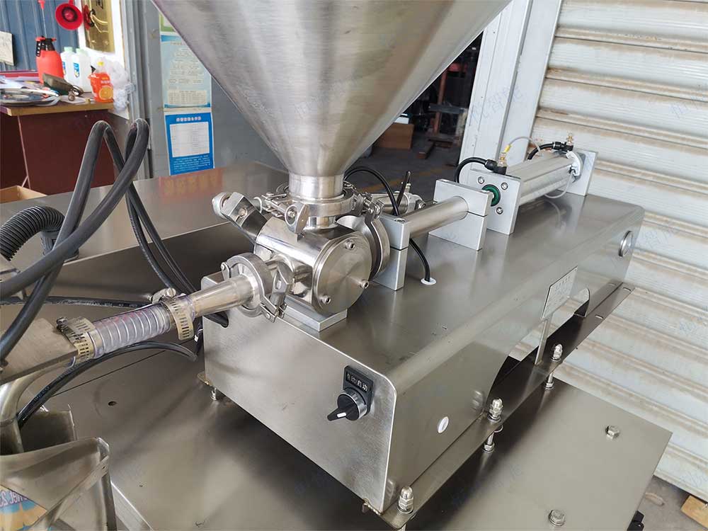 膏体灌装包装机