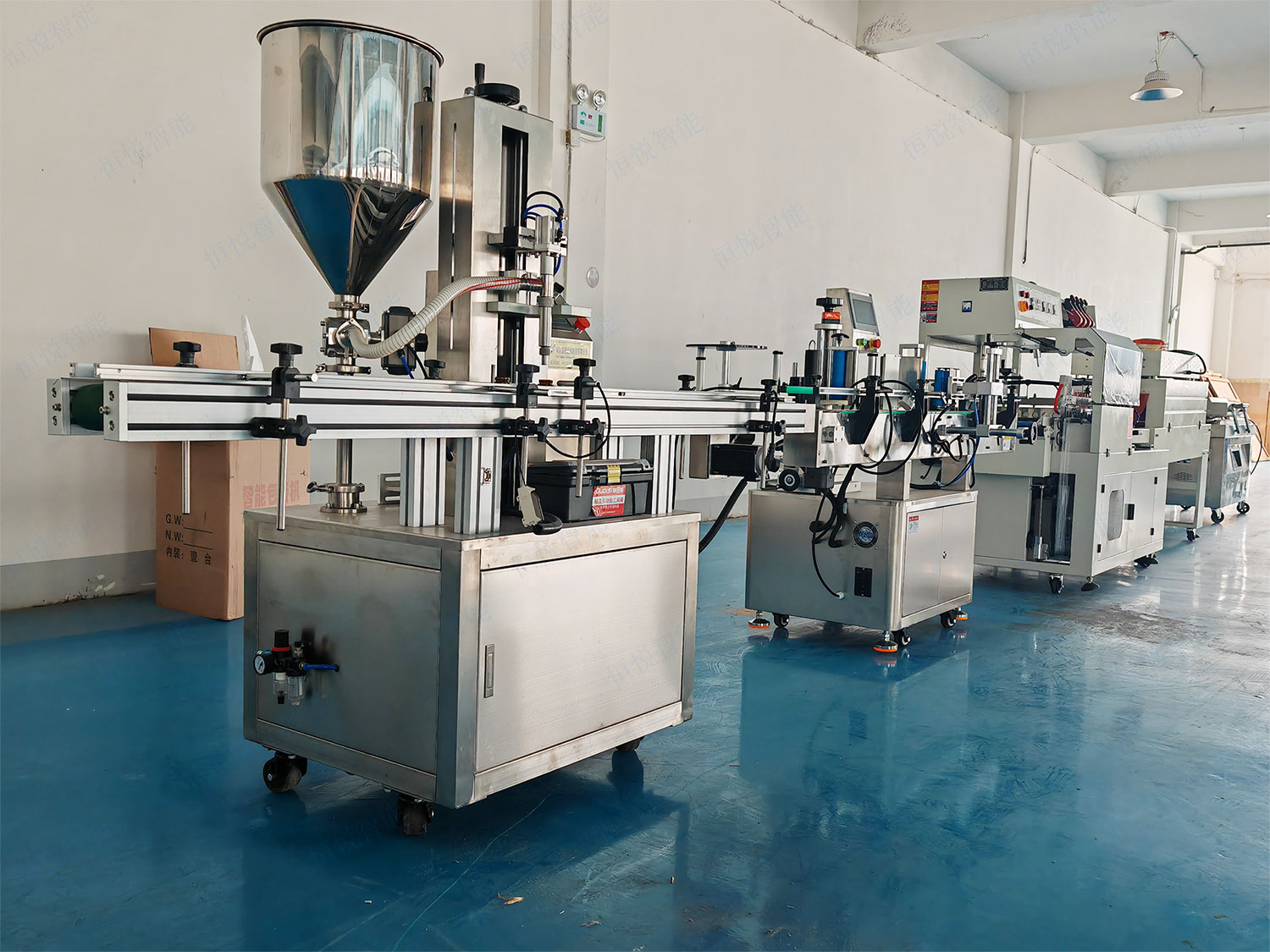 液体灌装机.jpg 液体灌装机.jpg