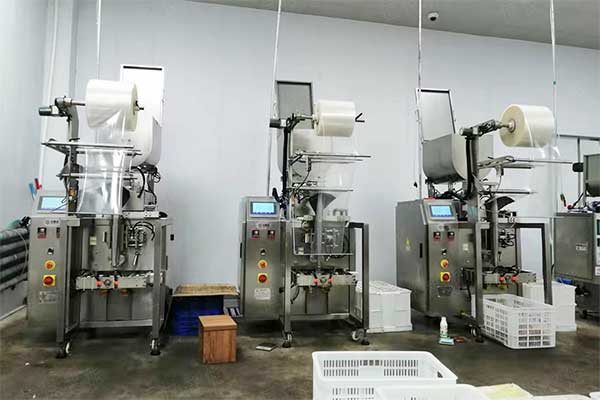 小袋方便面调料包装机,制袋精美效率高